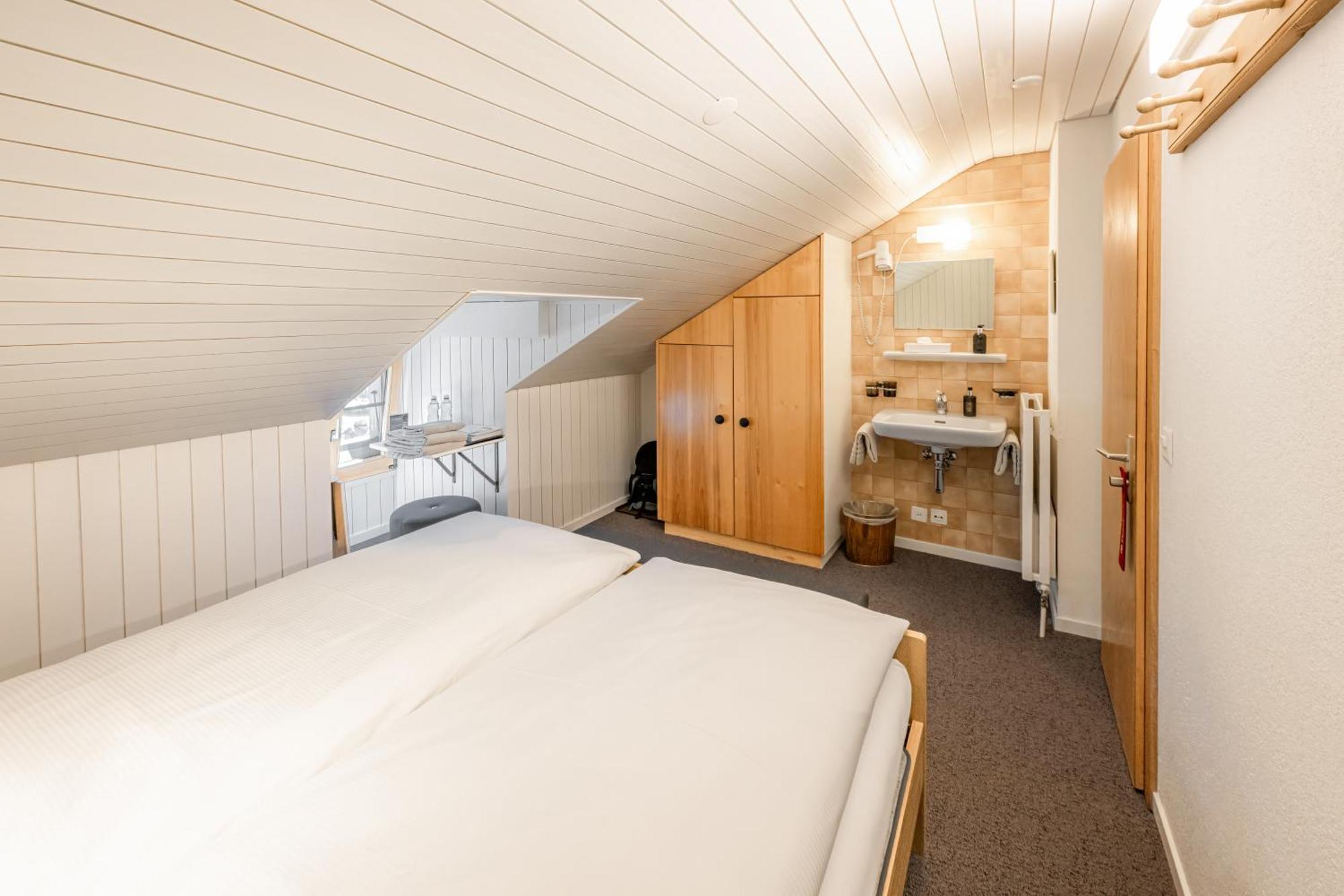 Hotel Nest- und Bietschhorn Blatten  Zimmer foto